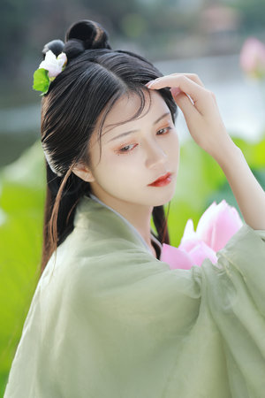 向涟苍士献上纯洁未增删带翻译